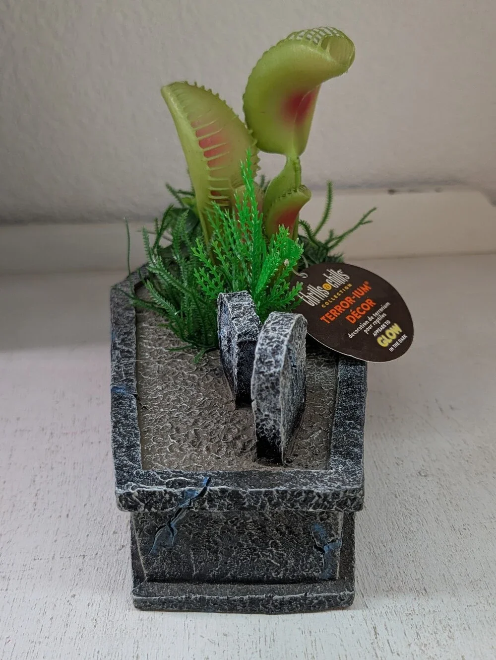 NWT Halloween Venus Flytrap Terrarium Decor Glow In The Dark Reptile Fish Grave